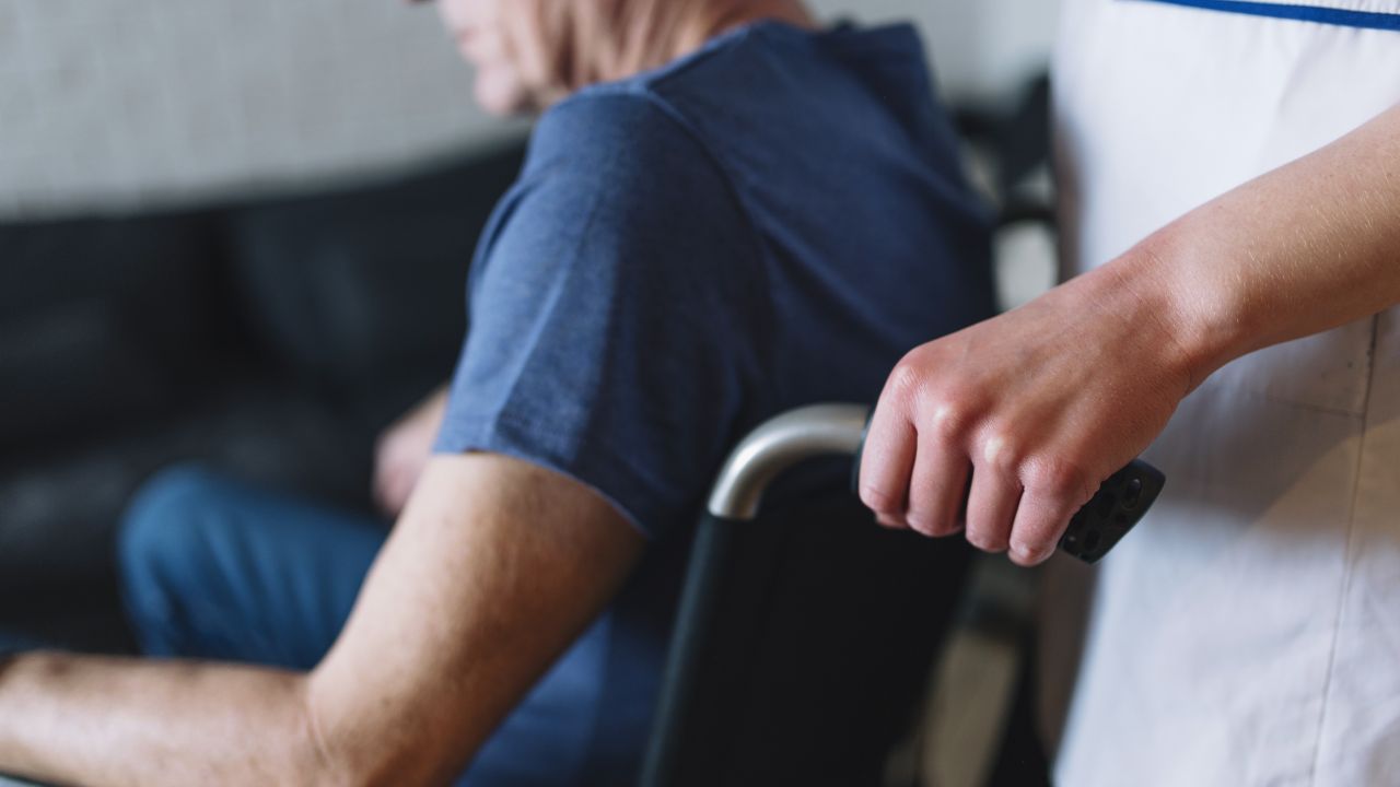 Hvorfor er en SOSU-medarbejder mere syg i Egedal end i Allerød?